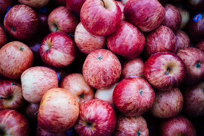 Full frame shot of apples