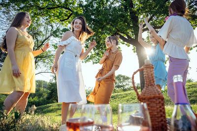 Summer party ideas. safe and festive ways to host small, outdoor gathering with friends. 