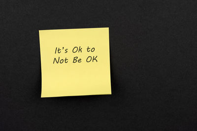 adhesive note