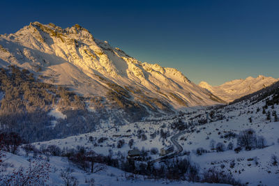 Pont de l'alpe sur la route du col du lautaret, hautes alpes, france