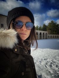 Portrait of woman wearing sunglasses