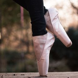 Low section of ballet dancer