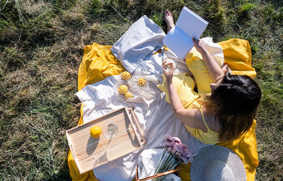 yellow