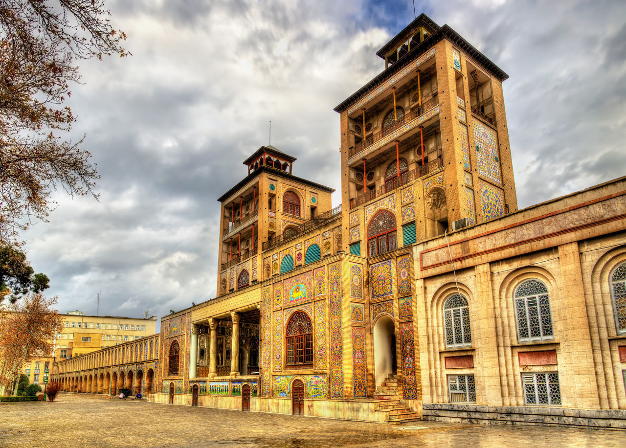 LOW ANGLE VIEW OF HISTORICAL BUILDING AGAINST SKY