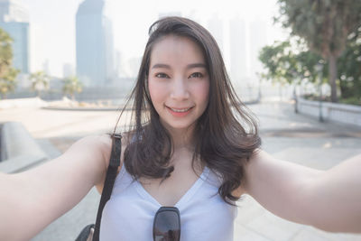 Portrait of a smiling young woman