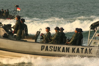 Police force in boat