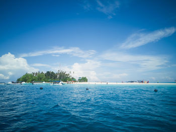 Blue sea under a beutiful sky. dark blue and turquoise in semporna islands, borneo, sabah.