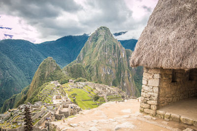 Huayna picchu against sky