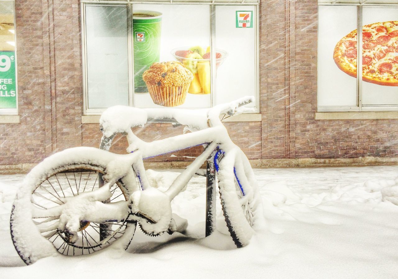 bicycle, wall - building feature, architecture, built structure, building exterior, land vehicle, stationary, parked, mode of transport, transportation, house, parking, wall, day, flower, potted plant, window, outdoors, sidewalk, no people