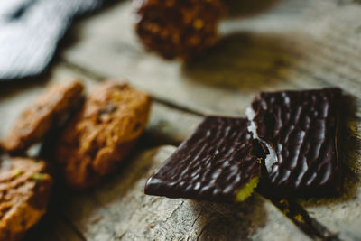 Close-up of chocolate cake on cutting board