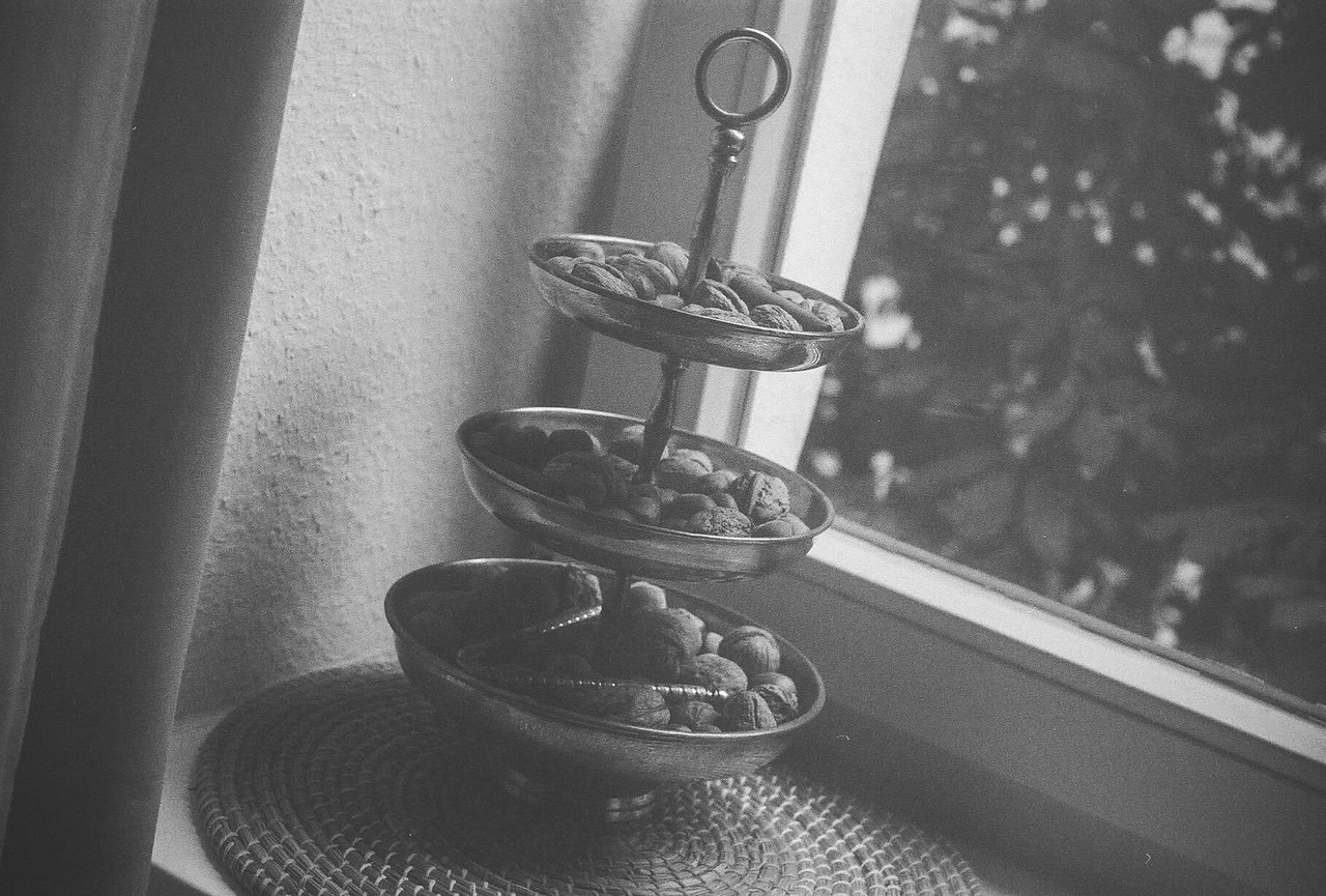 Cake stand