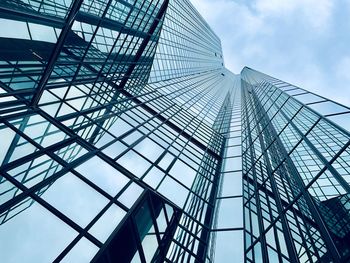 Low angle view of skyscraper against sky