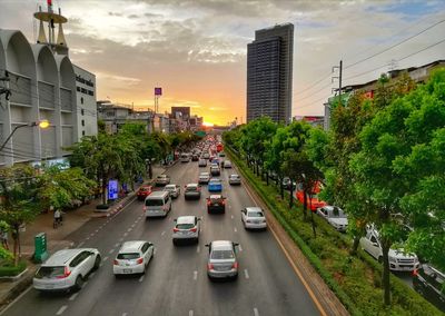 Traffic on city street