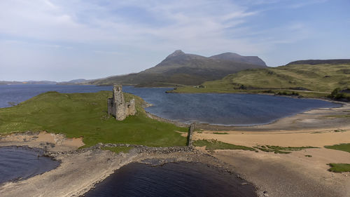 Ardvreck castle near lairg in the scottish highlands, uk