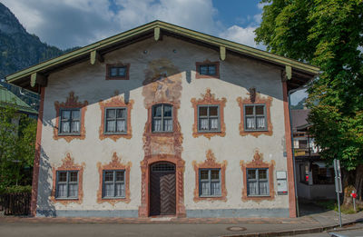 House decorated with sacred paintingsin in oberammergau