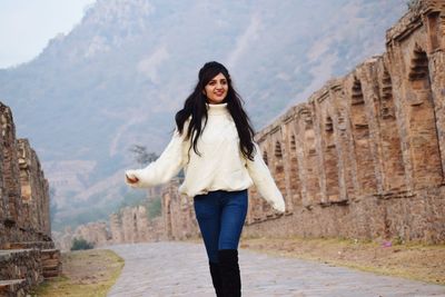 Dancing at bhangarh fort, the haunted place of india