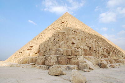 The great pyramid of giza, 