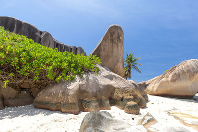 Beach anse source d'argent on seychelles island la digue white sand and granite rocks
