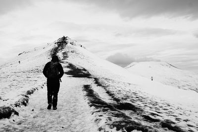 Snowy walks in the beacons 