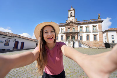 Selfie girl in ouro preto, brazil