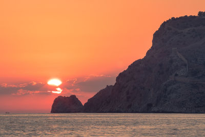 Alanya castle view during sunset. photographed from kassandra beach.