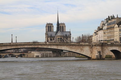 View of notre dame cathedral paris from the river seine