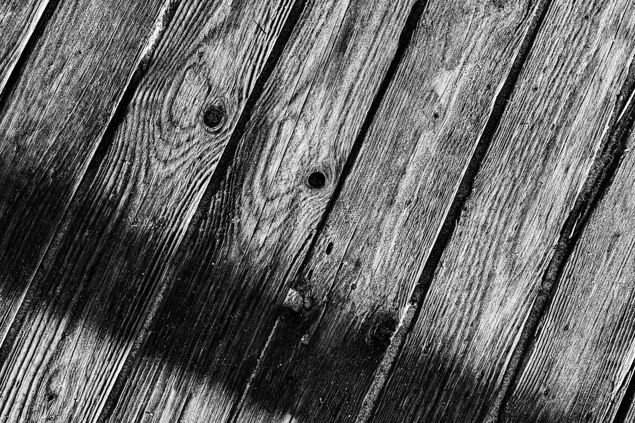 FULL FRAME SHOT OF WOODEN PLANKS