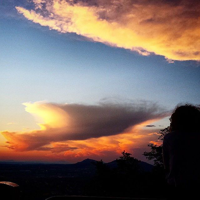 sunset, silhouette, sky, scenics, tranquil scene, beauty in nature, tranquility, orange color, cloud - sky, dramatic sky, idyllic, nature, cloud, sea, cloudy, moody sky, majestic, atmospheric mood, outdoors, dusk