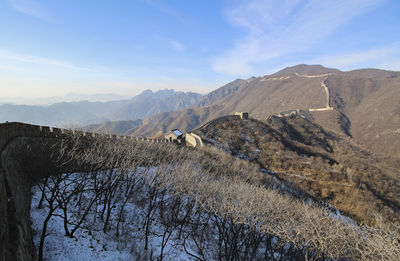 Great wall of china against sky during winter