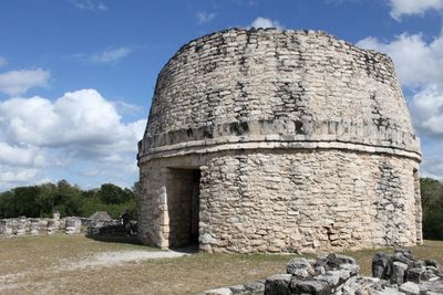 Old ruin building against sky