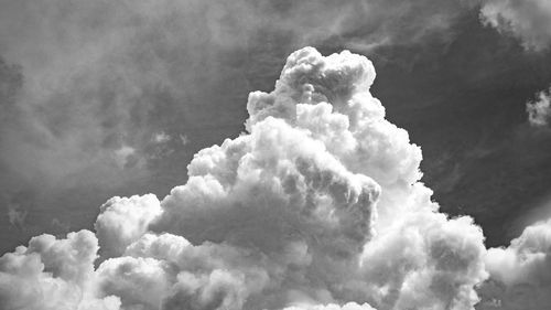 Low angle view of cloudscape against sky