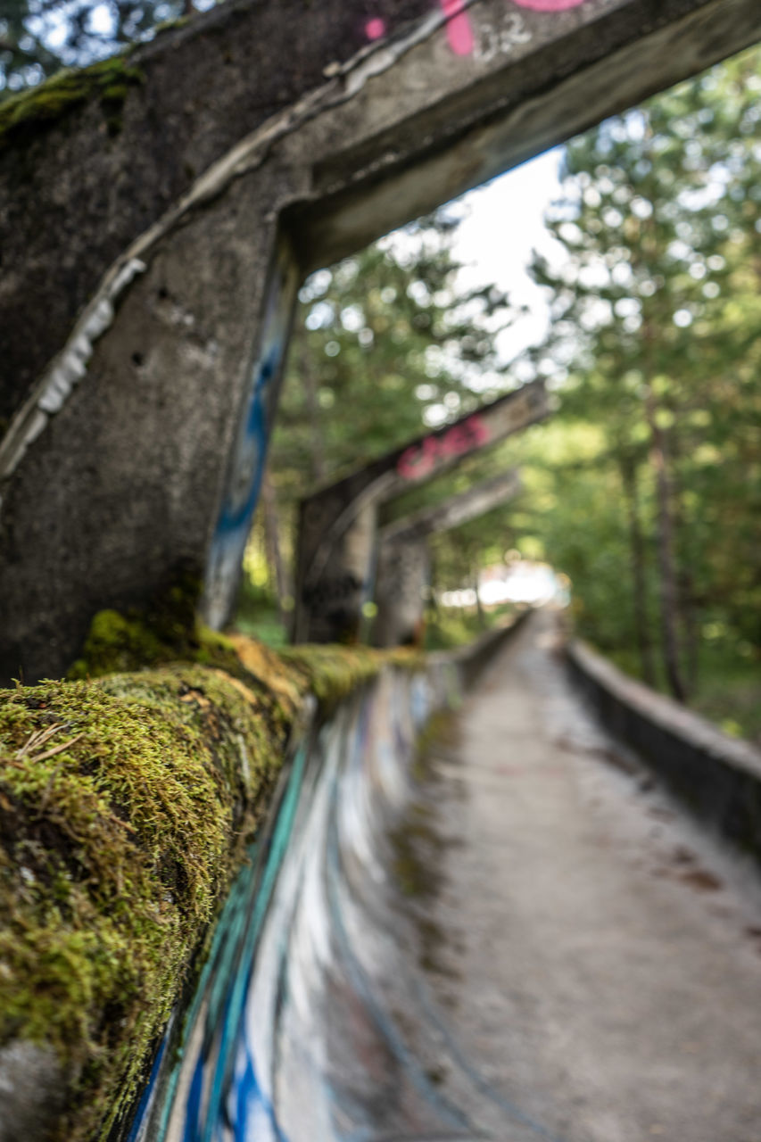 SURFACE LEVEL OF FOOTPATH