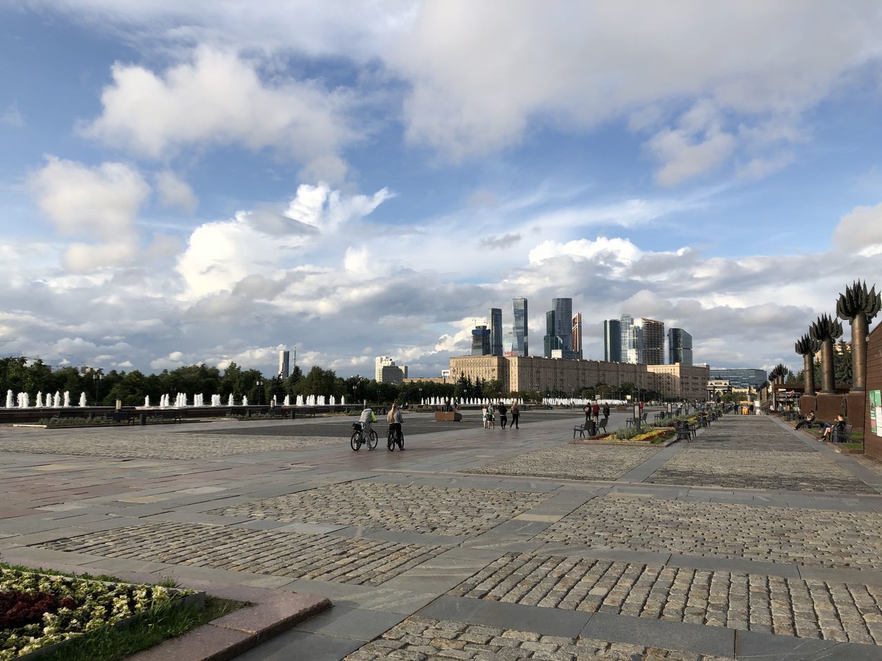 VIEW OF BUILDINGS IN CITY