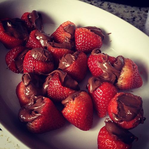 food and drink, food, fruit, red, strawberry, freshness, indoors, healthy eating, raspberry, berry fruit, still life, close-up, table, ready-to-eat, berry, sweet food, bowl, ripe, plate, indulgence