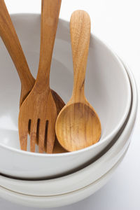 Close-up of bread in bowl on table