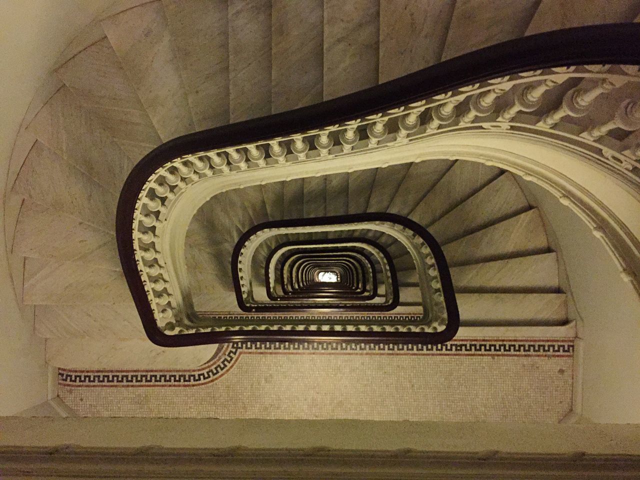 CLOSE-UP OF SPIRAL STEPS