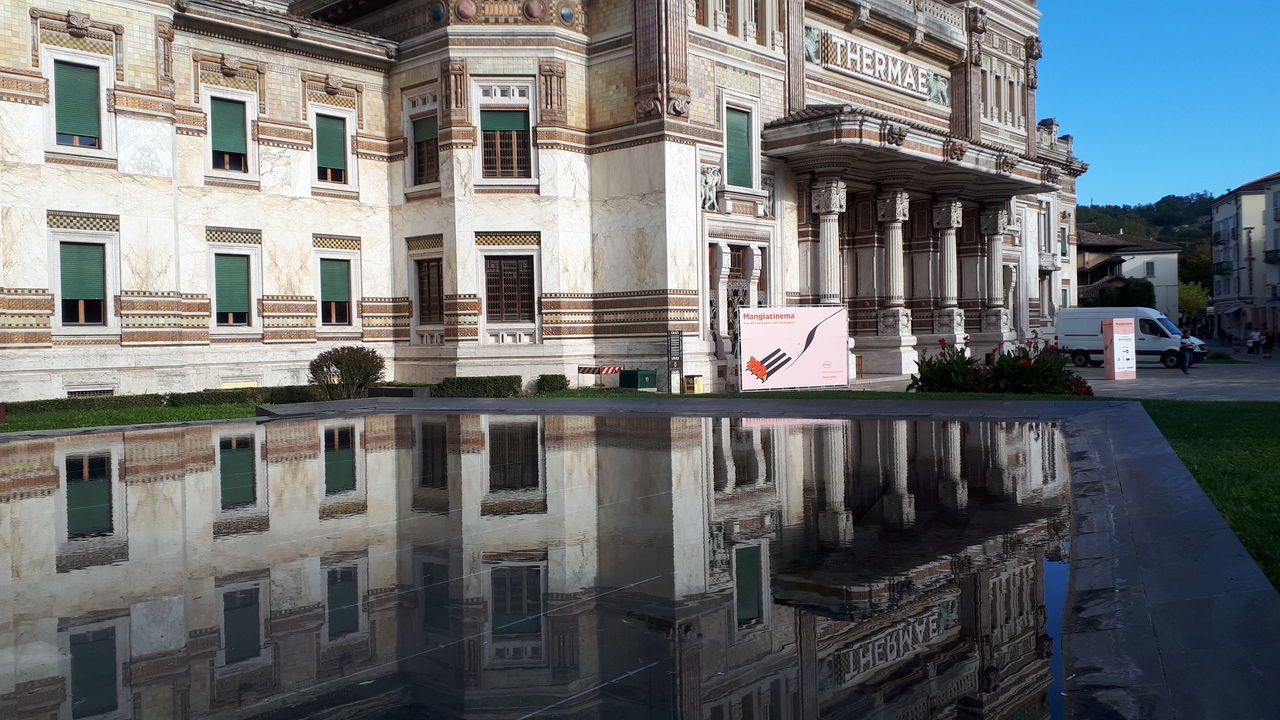 REFLECTION OF BUILDINGS ON CITY