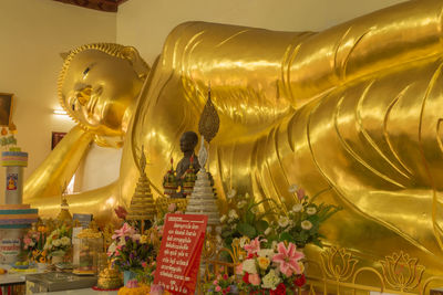 Reclining buddha statue in temple