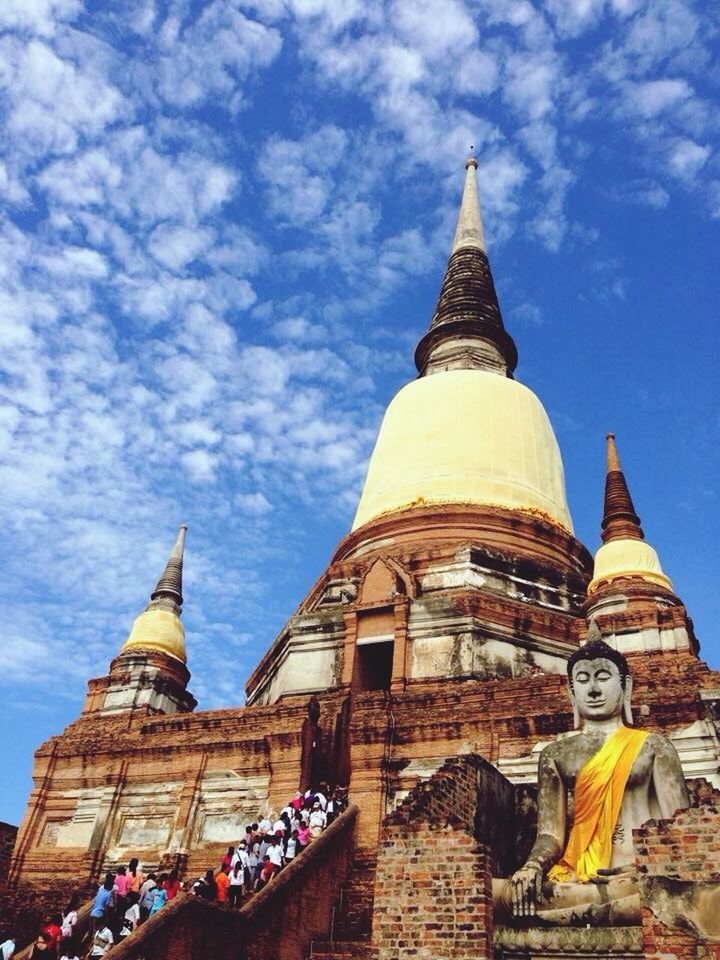 architecture, building exterior, built structure, place of worship, religion, sky, spirituality, low angle view, cloud - sky, church, famous place, dome, travel destinations, cloud, cathedral, tourism, travel, temple - building