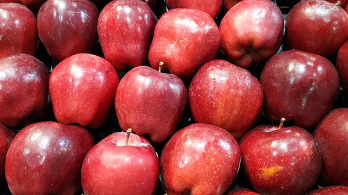 Full frame shot of apples