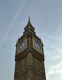 Low angle view of big ben against sky