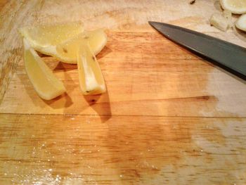 Close-up of bread on cutting board