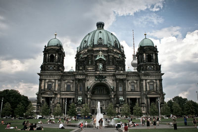 Tourists in front of cathedral