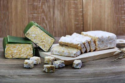 Close-up of bread on cutting board