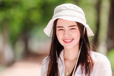 Portrait of a smiling young woman