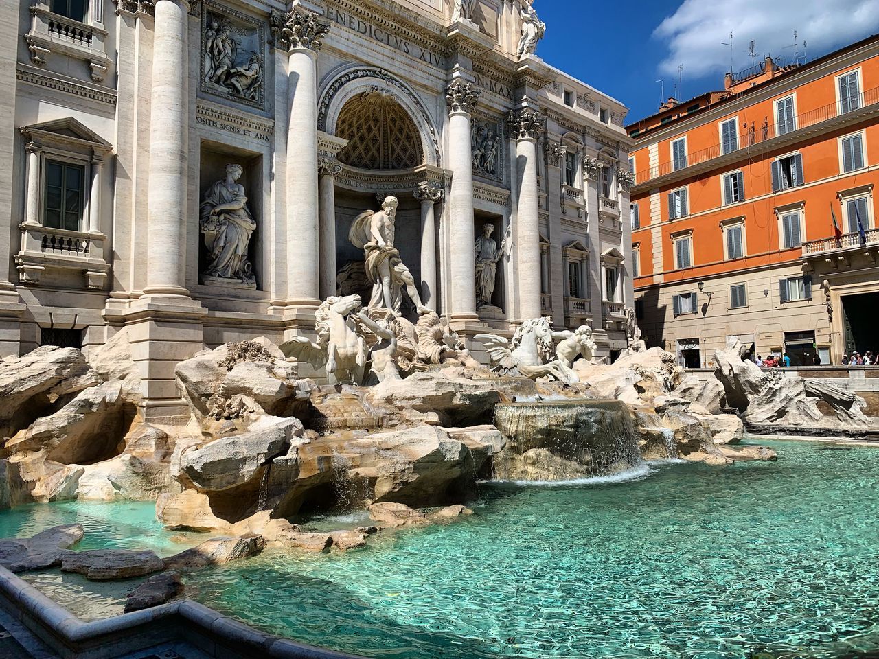 VIEW OF FOUNTAIN IN CITY