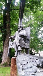 Statue of tree