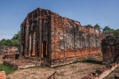 Old ruin building against sky