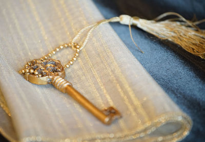 Key on the handkerchief