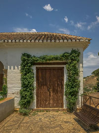 Exterior of house against sky